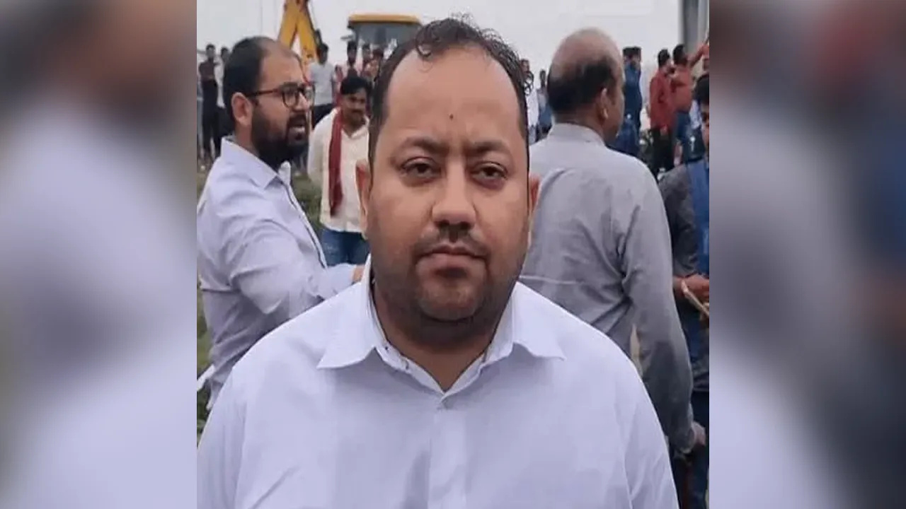 Chandauli SDM Husband-Wife