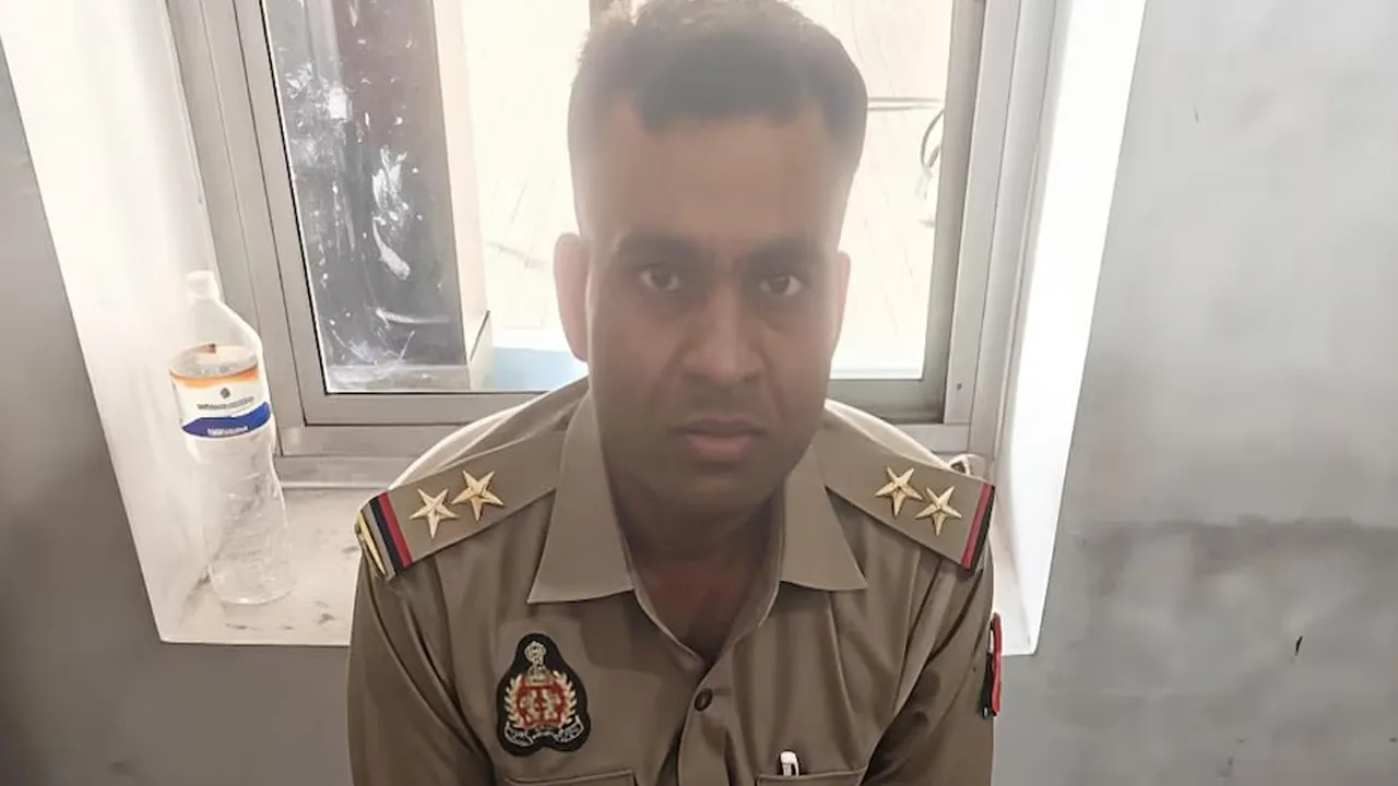 લગ્ન માટે બન્યો નકલી સબ-ઇન્સ્પેક્ટર, યુનિફોર્મ પહેરીને છેતરી રહ્યો હતો, લગ્ન નક્કી કરવા પહોંચ્યો તો... 