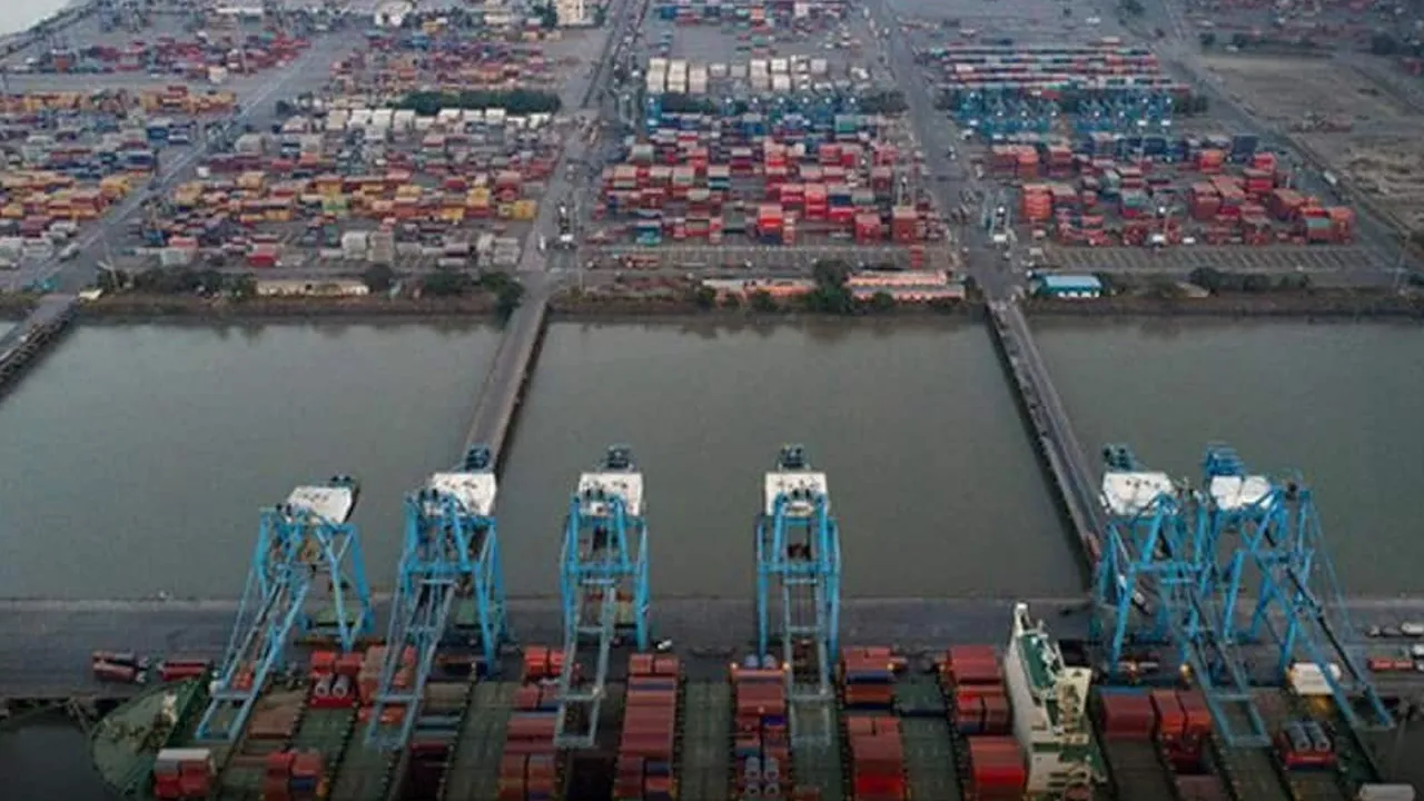 યુદ્ધની અસર: દુબઈમાં ફળ અને શાકભાજીના 1000 કન્ટેનર સડી રહ્યા છે! ભારતને ભારે નુકસાન