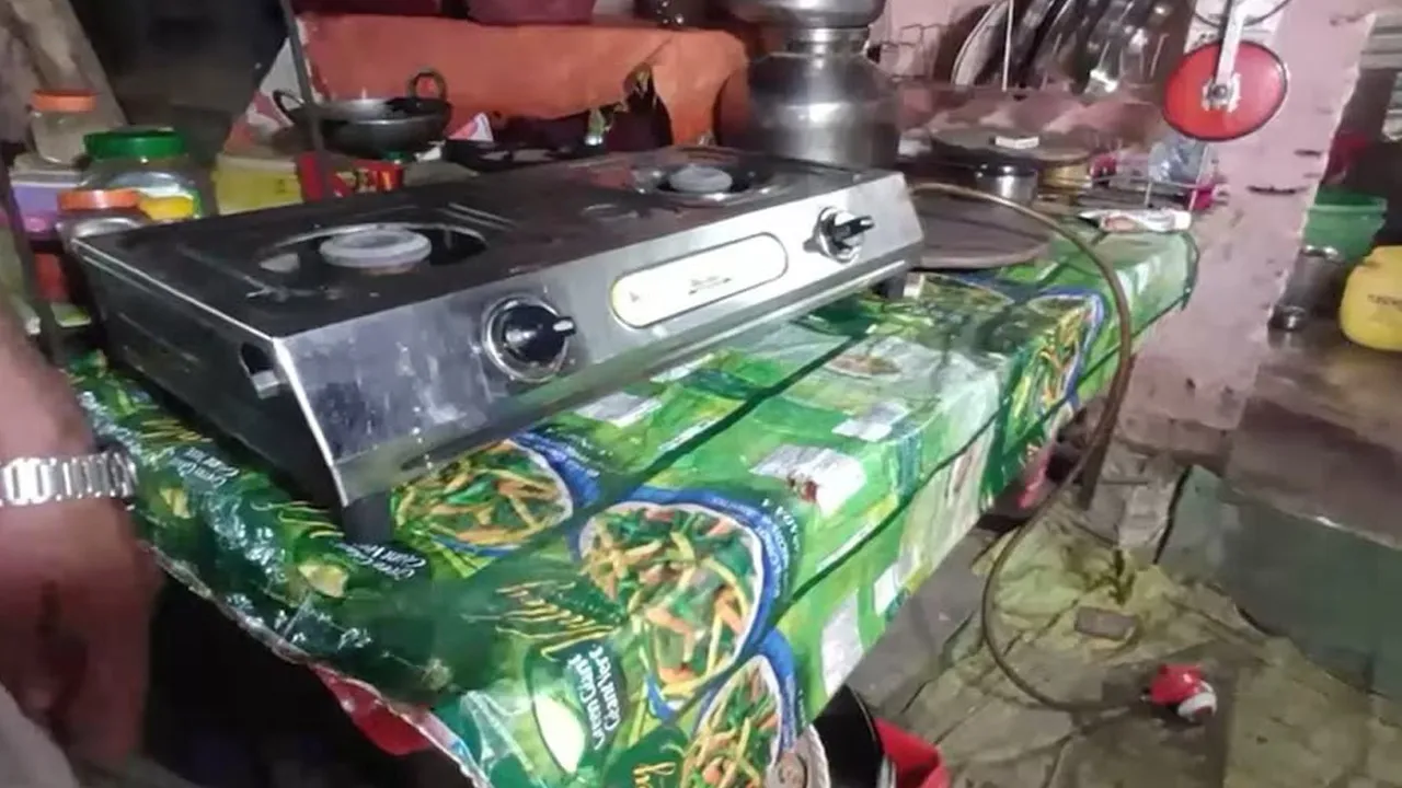 બોલો! હવે ચોર ઘરેણાં છોડીને ગેસના બાટલા ચોરતા થઈ ગયા, રસોડામાંથી સિલિન્ડર ઉપાડી ગયા