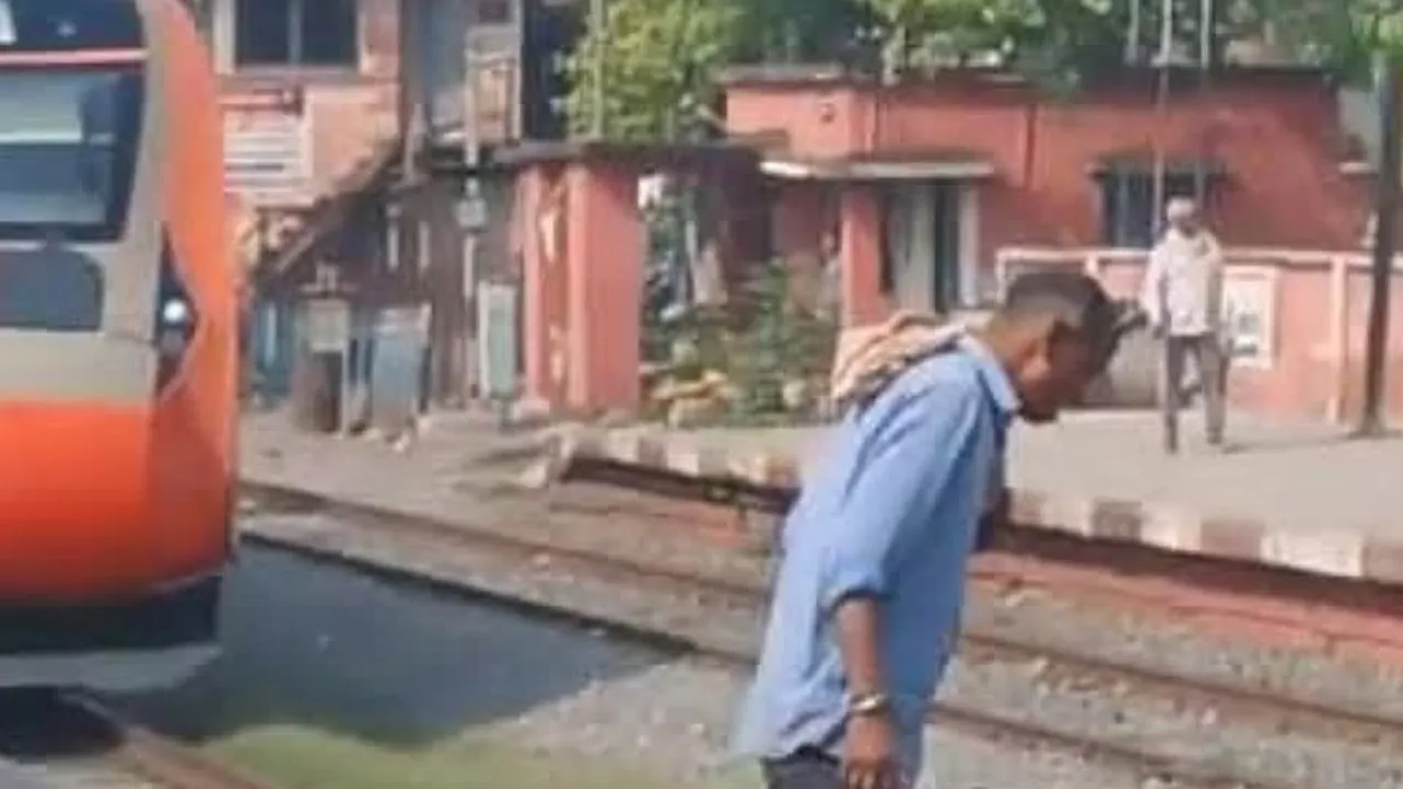 Man-Colliding-Vande-Bharat-Express 