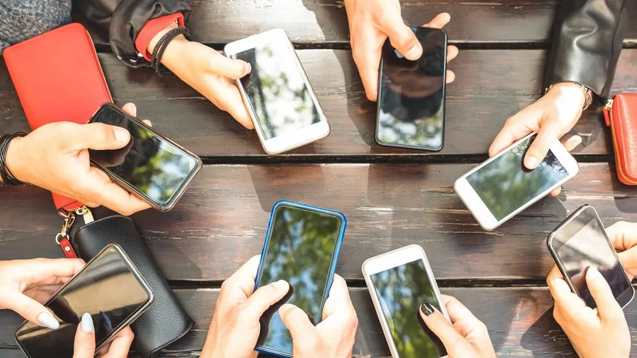 શું મોબાઇલ ડેટા પર સરકાર લગાવવાની છે નવો ટેક્સ, પ્રતિ GB ડેટા પર ચૂકવવો પડશે એક્સ્ટ્રા ચાર્જ