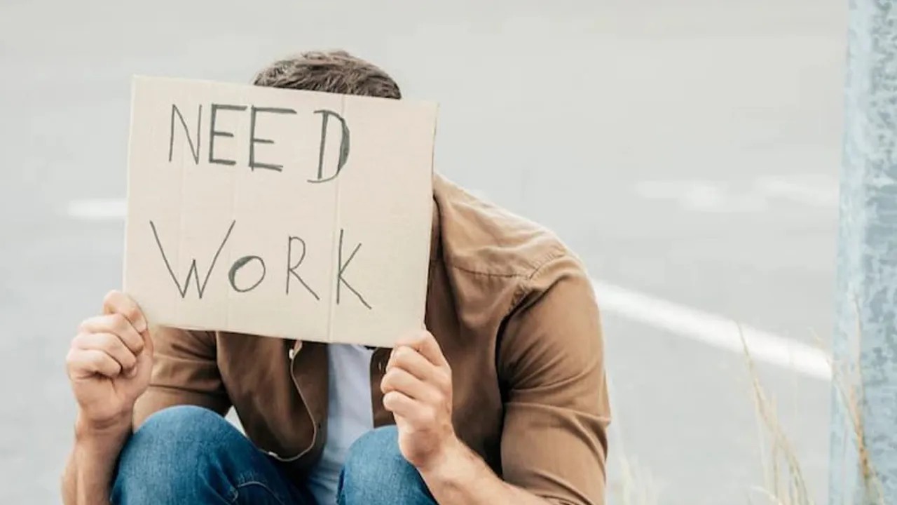 દેશમાં 40 ટકા સ્નાતકોને નોકરી મળતી નથી; અઝીમ પ્રેમજી યુનિવર્સિટીના રિપોર્ટમાં થયો ખુલાસો!