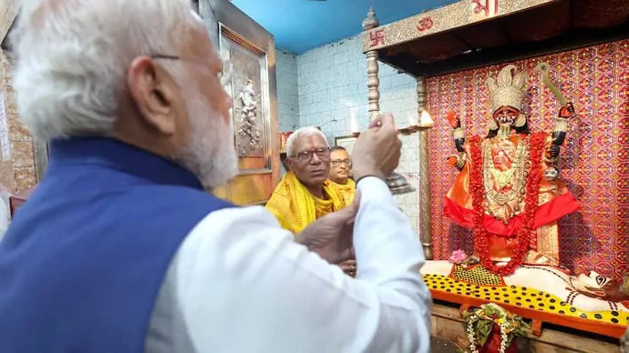 વડાપ્રધાન નરેન્દ્ર મોદી કોલકાતામાં જે ઠનઠનિયા કાલીબારી મંદિરે પહોંચ્યા હતા, જાણો તેનો ઇતિહાસ