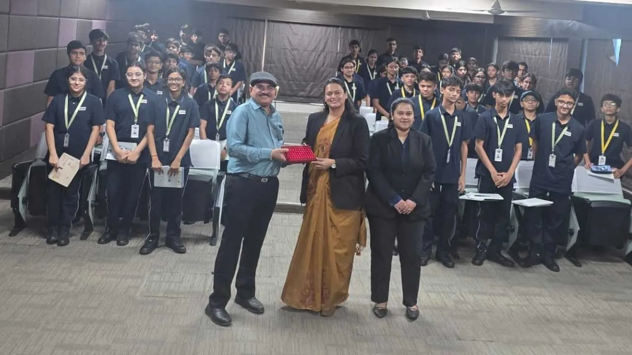 વિશ્વ આરોગ્ય દિવસ પર જી. ડી. ગોયેન્કા સ્કૂલમાં ડૉ. જગદીશ સખિયા દ્વારા ‘ટીન સ્કિન કેર’ જાગૃતિ સત્રનું કરાયું આયોજન