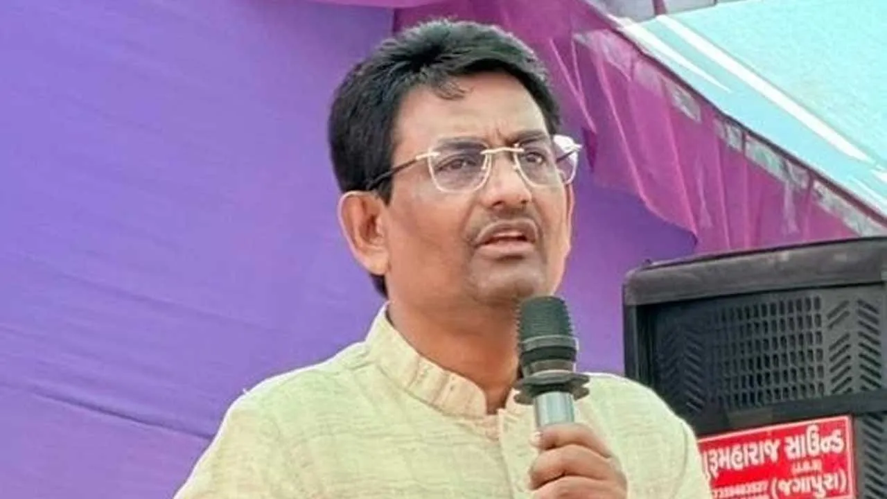 ‘સમૃદ્ધ લોકોને તમારો દેખાડો જોવાનો સમય નથી, સંતાનો સવાલ પૂછશે કે તમને સમજણ હતી તો આવો વટ કેમ માર્યો?’, આવું કેમ બોલ્યા અલ્પેશ ઠાકોર?
