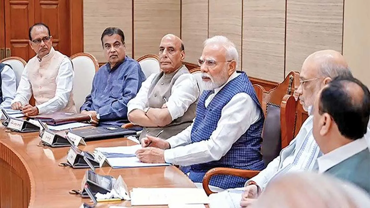 વૈશ્વિક અસ્થિરતા વચ્ચે આપણે ચૂંટેલી સરકારને સમજવાનો સમય આવી ગયો છે