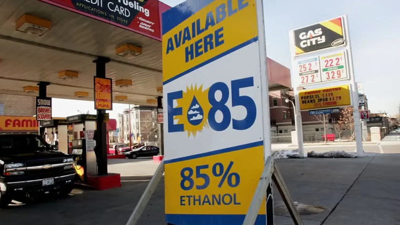 ભારતમાં હવે 85 ટકા ઈથેનોલ મિશ્રિત પેટ્રોલ માટેની તૈયારીઓ શરૂ થઈ ગઈ છે