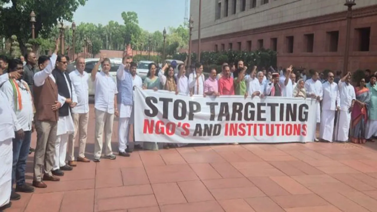 વિપક્ષ હંગામો મચાવી રહ્યું છે તે નવા FCRA બિલમાં એવું શું છે?