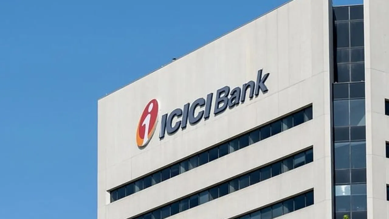 ICICI બેંકમાં સોનું ગીરવે લઈને 23 કરોડની લોન આપી દેવાઈ, 2 વર્ષ પછી ખબર પડી સોનું તો નકલી છે