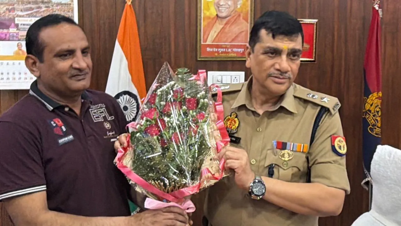 'સાંભળ, તનુ, રડ નહીં બેટા, હું આવતો રહીશ..' SP સાહેબનું ટ્રાન્સફર થયું તો અન્ય પોલીસકર્મીઓ રડી પડ્યા