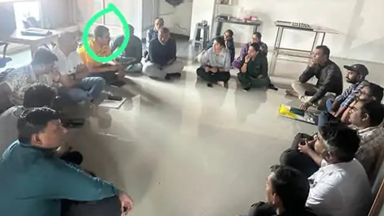 સુરતમાં AAP પર આરોપ, ટિકિટ માટે 18 લાખ માંગ્યા, હર્ષ સંઘવીએ કહ્યું- ગુજરાતમાં આવી ગંદી રાજનીતિ  રમવાનો કોઈએ પ્રયાસ નથી કર્યો