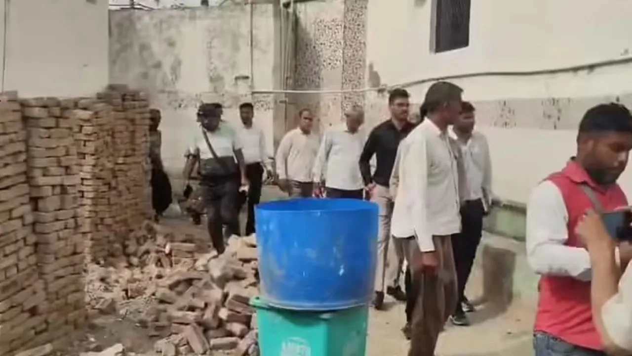Sambhal-Demolishing-Madrasa 