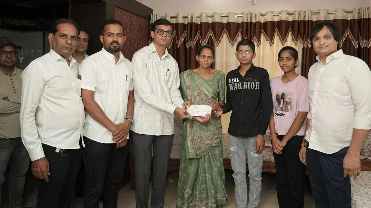 PPSK બન્યું આશાનું કવચ : સ્વ. રમેશભાઈના પરિવારને રૂ. 10 લાખની સહાય