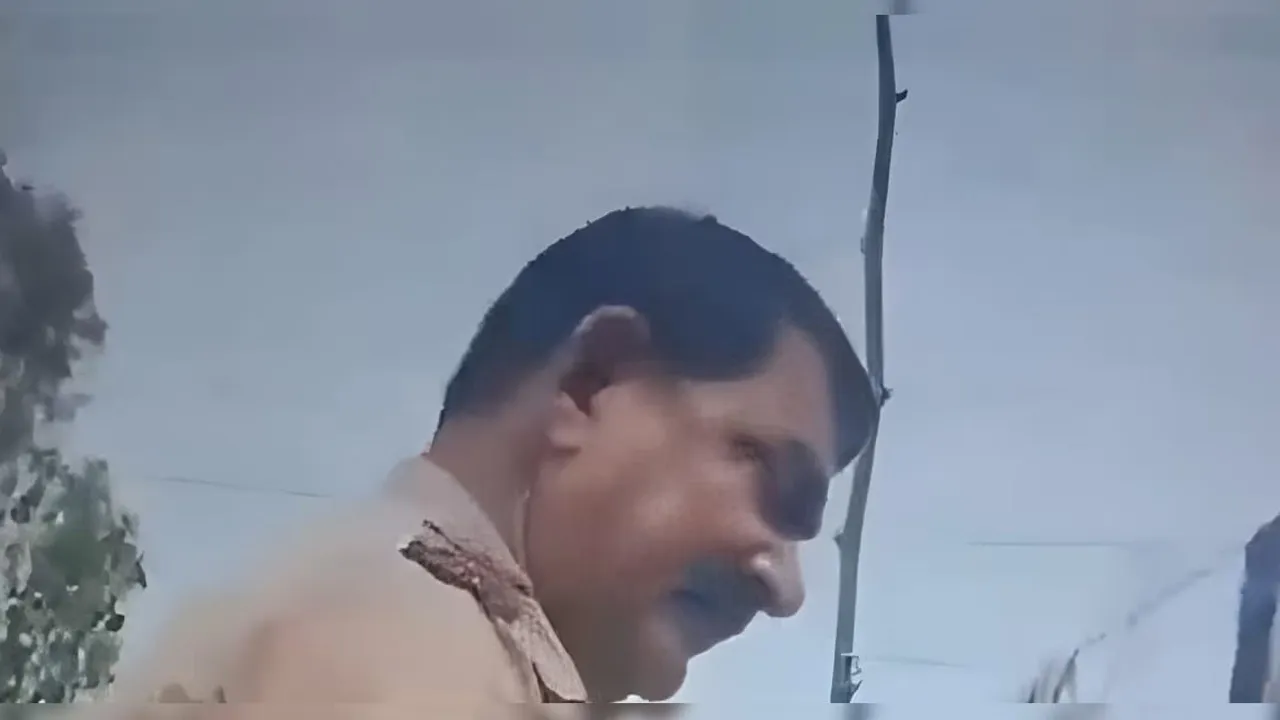 Bijnor-Police-Inspector3 