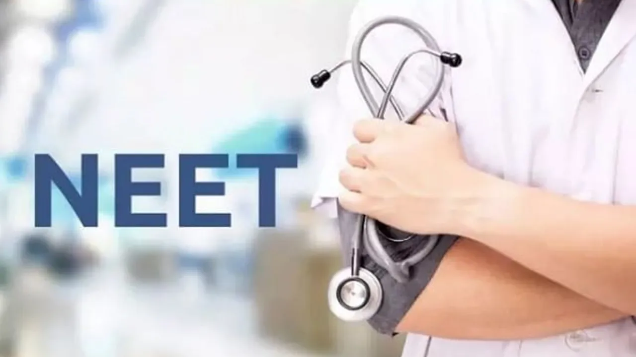 સુરત પોલીસની મદદથી NEET પાસ કરાવવાના બહાને લાખોની છેતરપિંડી કરતી ગેંગને દિલ્હી પોલીસે દબોચી
