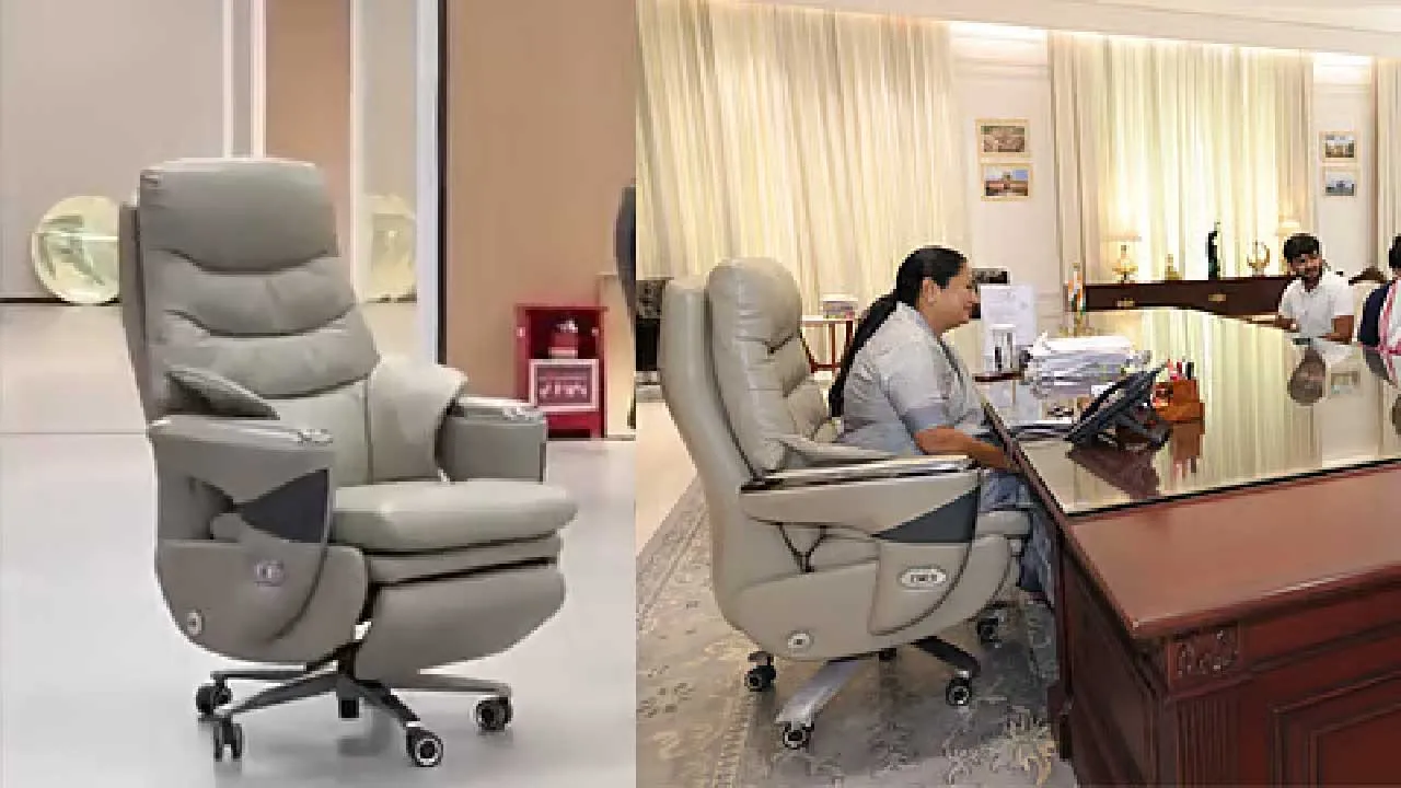 કેજરીવાલના શીશ મહેલનો વિરોધ કરતા દિલ્હીના CM રેખા ગુપ્તા પોતે 66000ની ખુરશી  પર બેસે છે