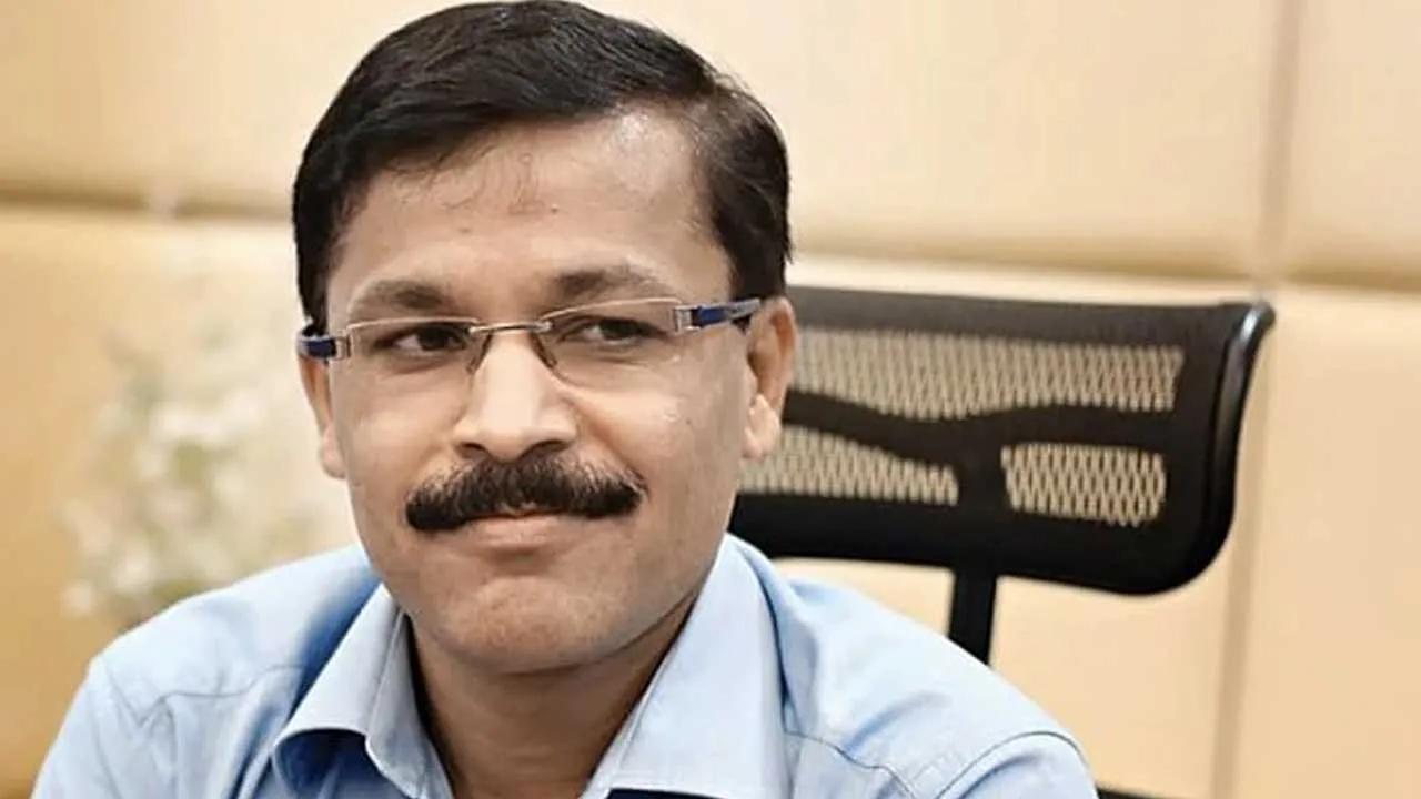 IAS તુકારામ મુંધે... 24 વખત થયું છે ટ્રાન્સફર, કાળા કામ કરનારા તેમનાથી દૂર જ રહે છે