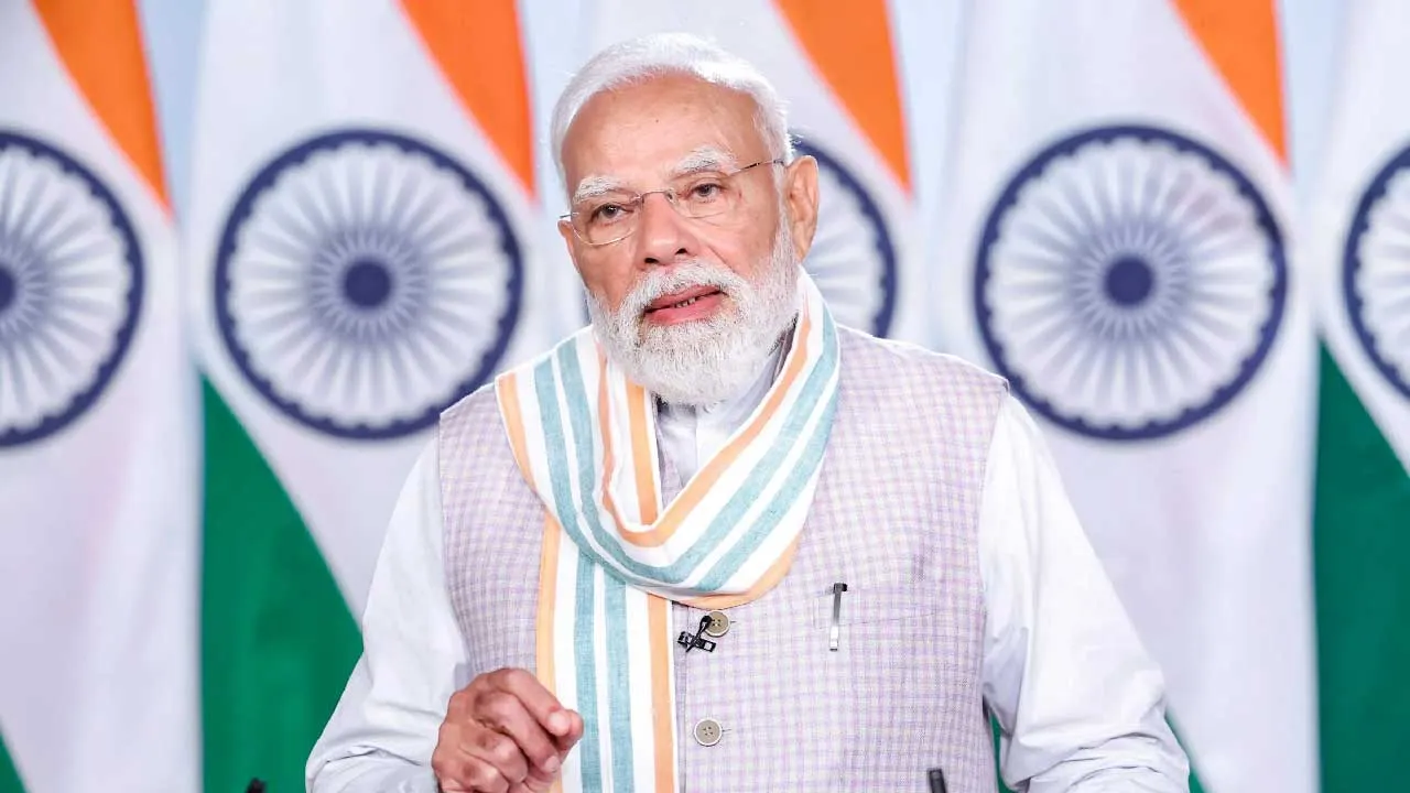 સુરતના પ્રવાસે PM વડોદરા-મુંબઈ એક્સપ્રેસ-વેના કિમ-એના(36 km) અને ગણદેવા-એના(27 km) સેક્શનને ખુલ્લા મુકશે