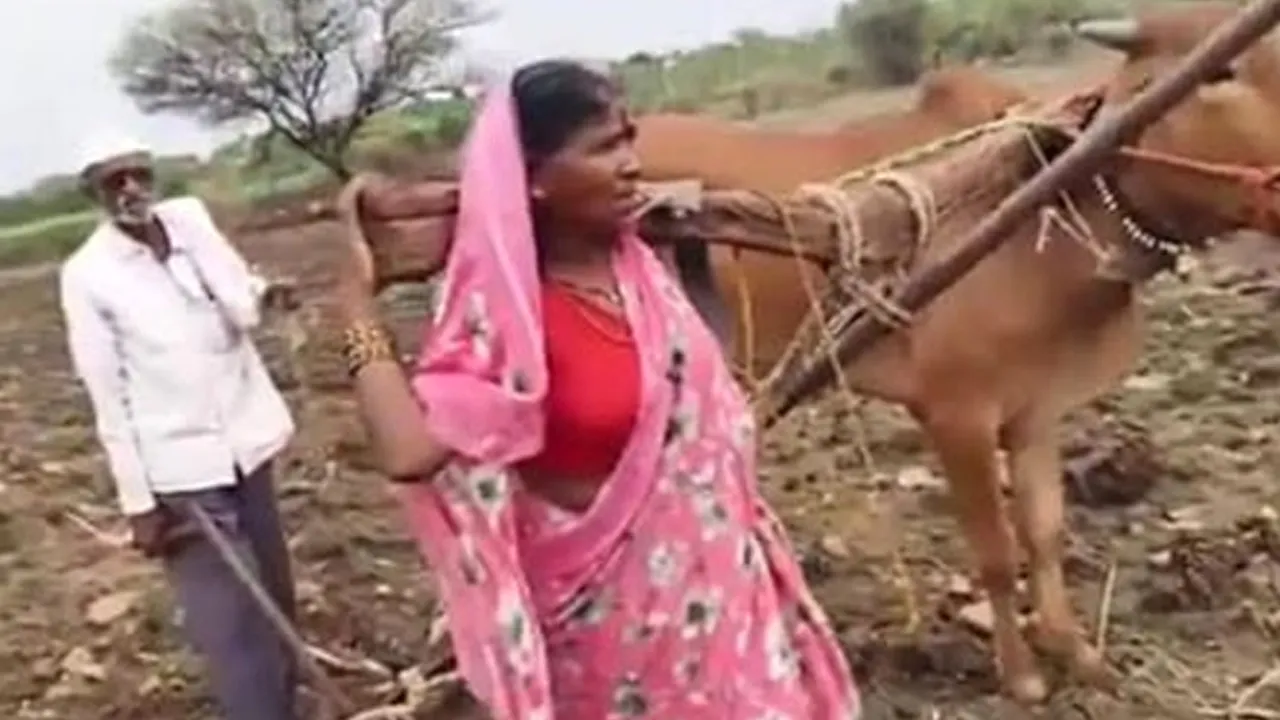 Latur-Woman2