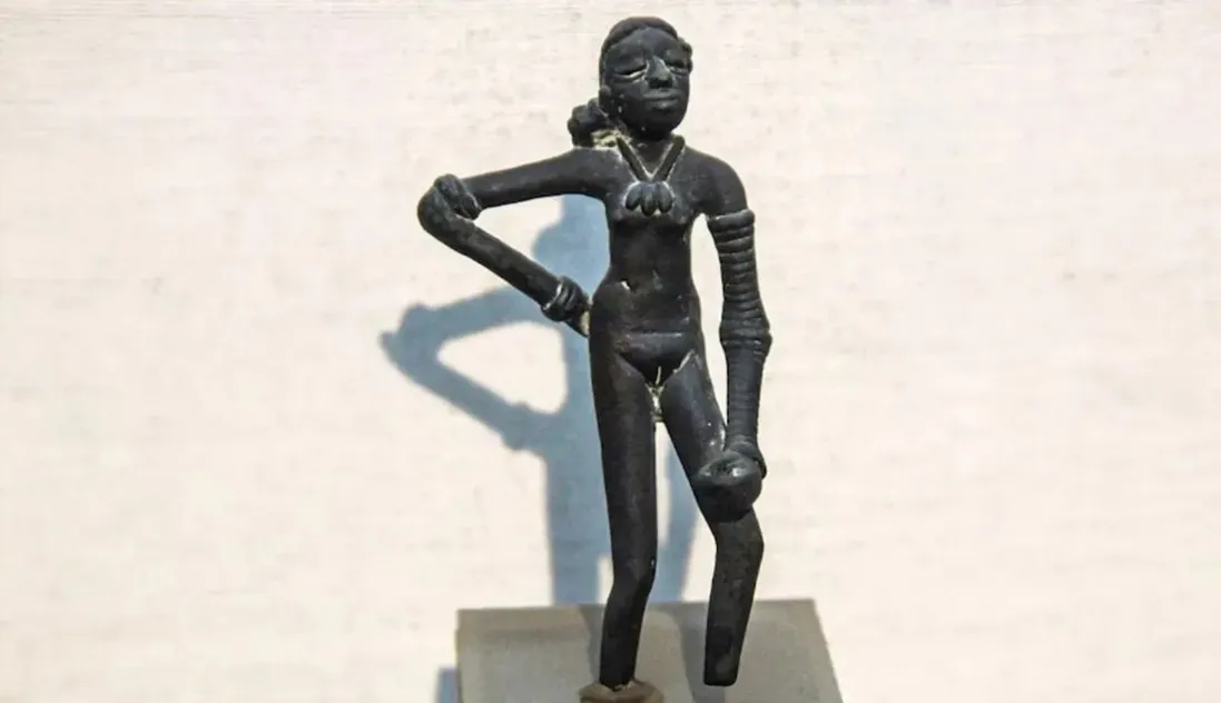 Mohenjo-Daros-Dancing-Girl-3 