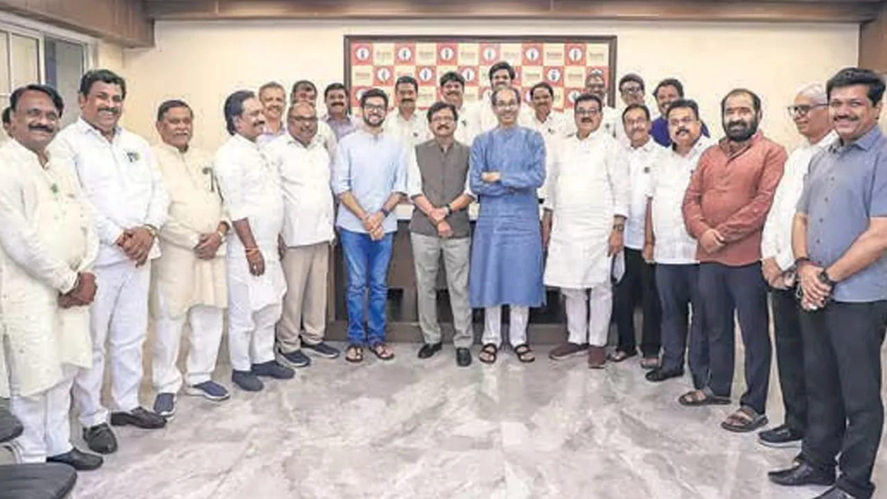 ઉદ્ધવ જૂથમાં વધુ એક બળવો થવાનો છે? હવે 3 ધારાસભ્યો અને 1 MLC બેઠકમાંથી ગાયબ