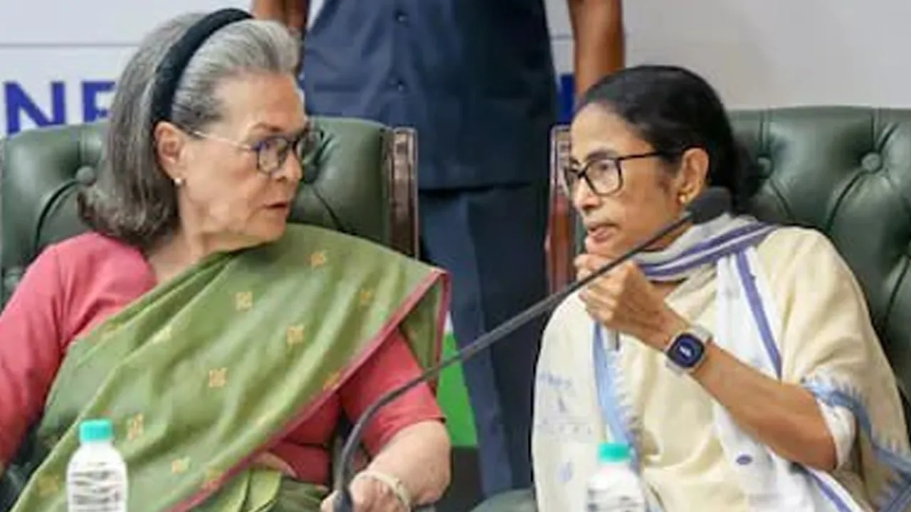 Sonia-Mamata2  