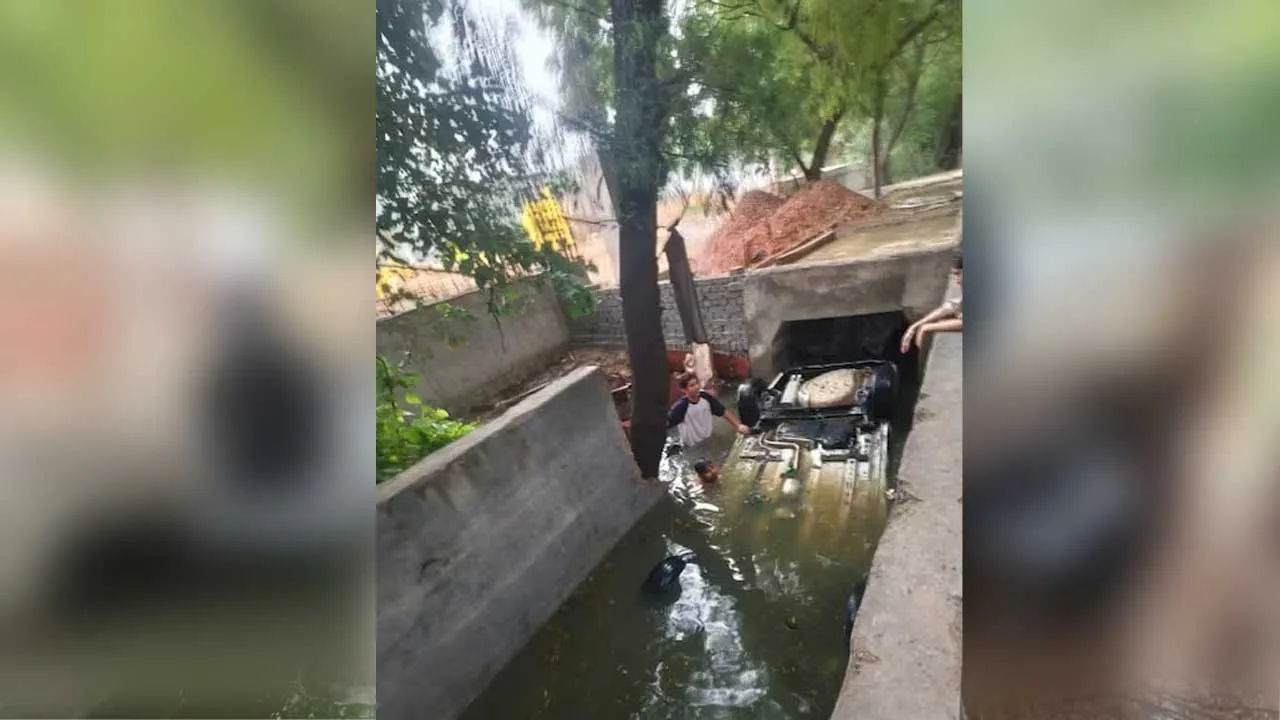 Delhi Vasant Kunj Car