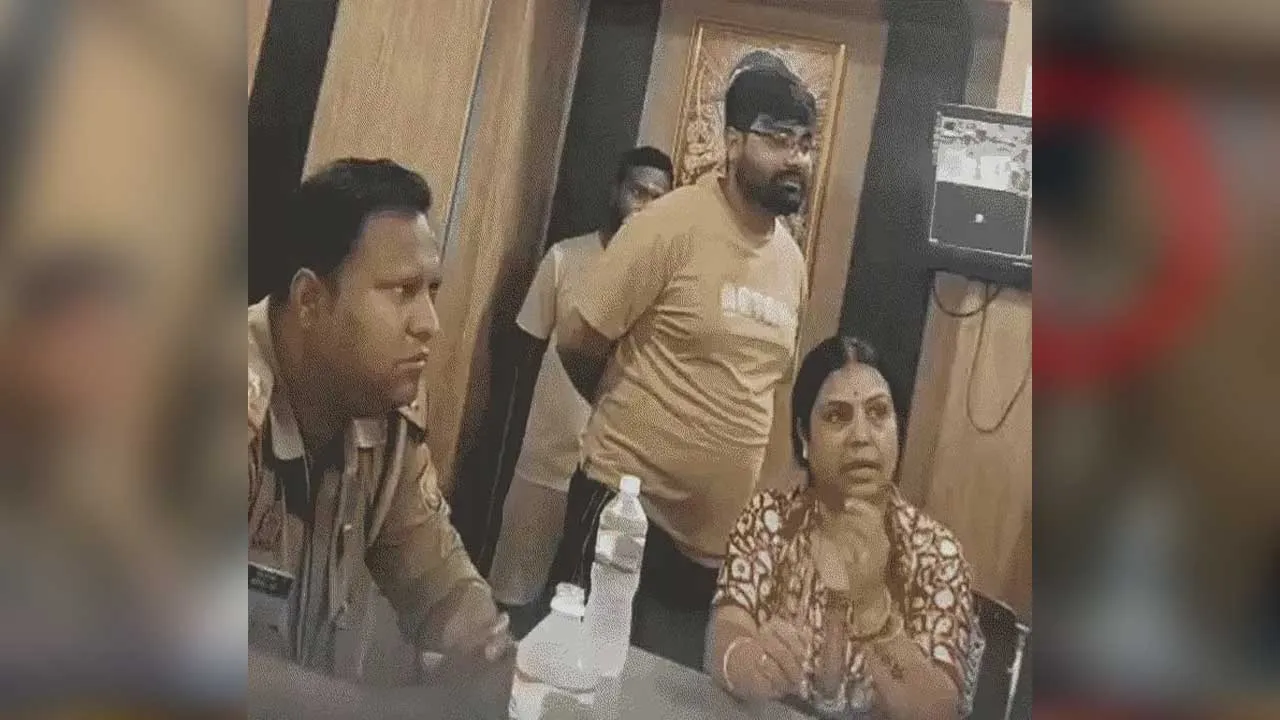 BJP Woman Slap Young Man