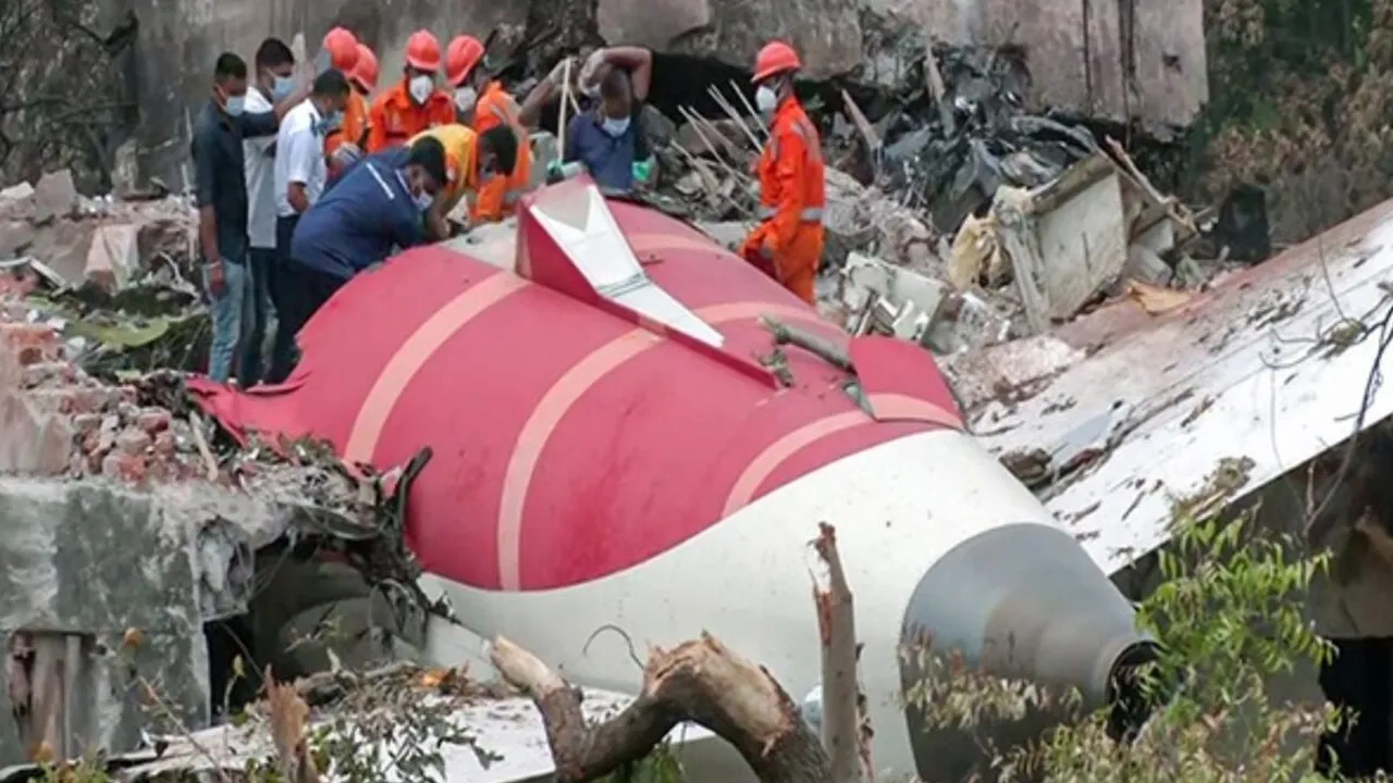 ahmedabad-plane-crash1 