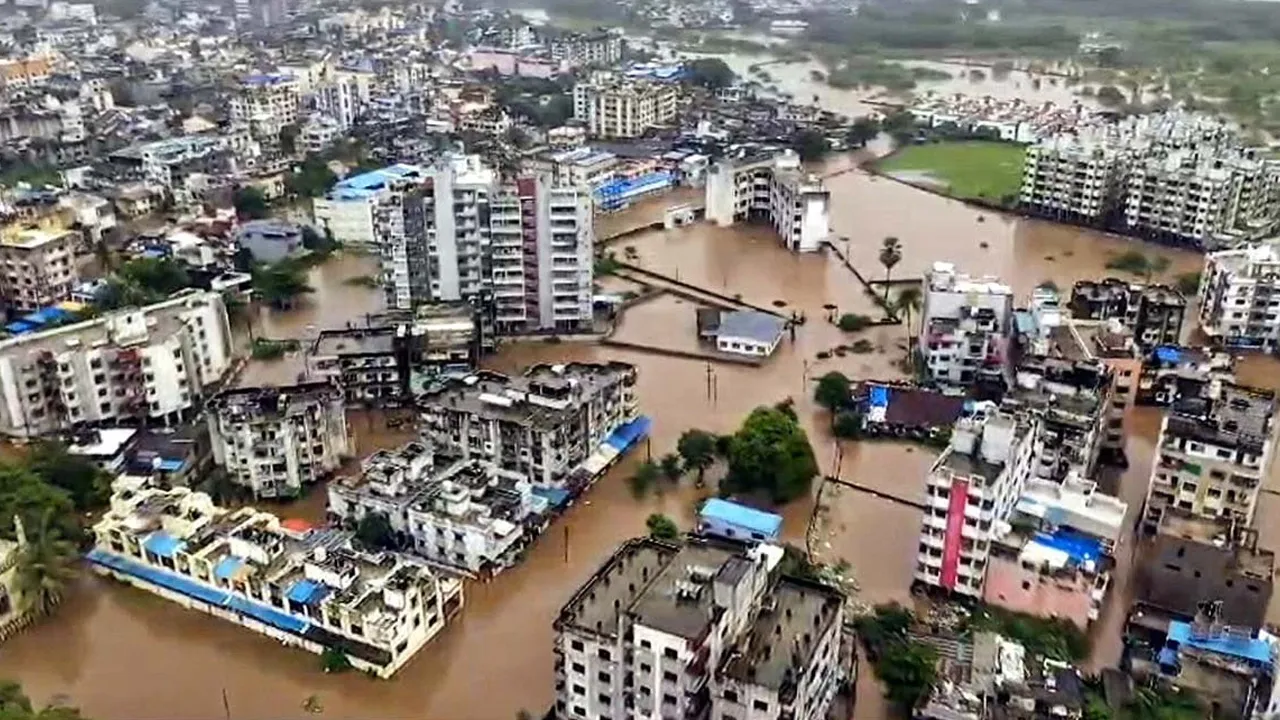 PDO-Gujarat-Heavy-Rain1 