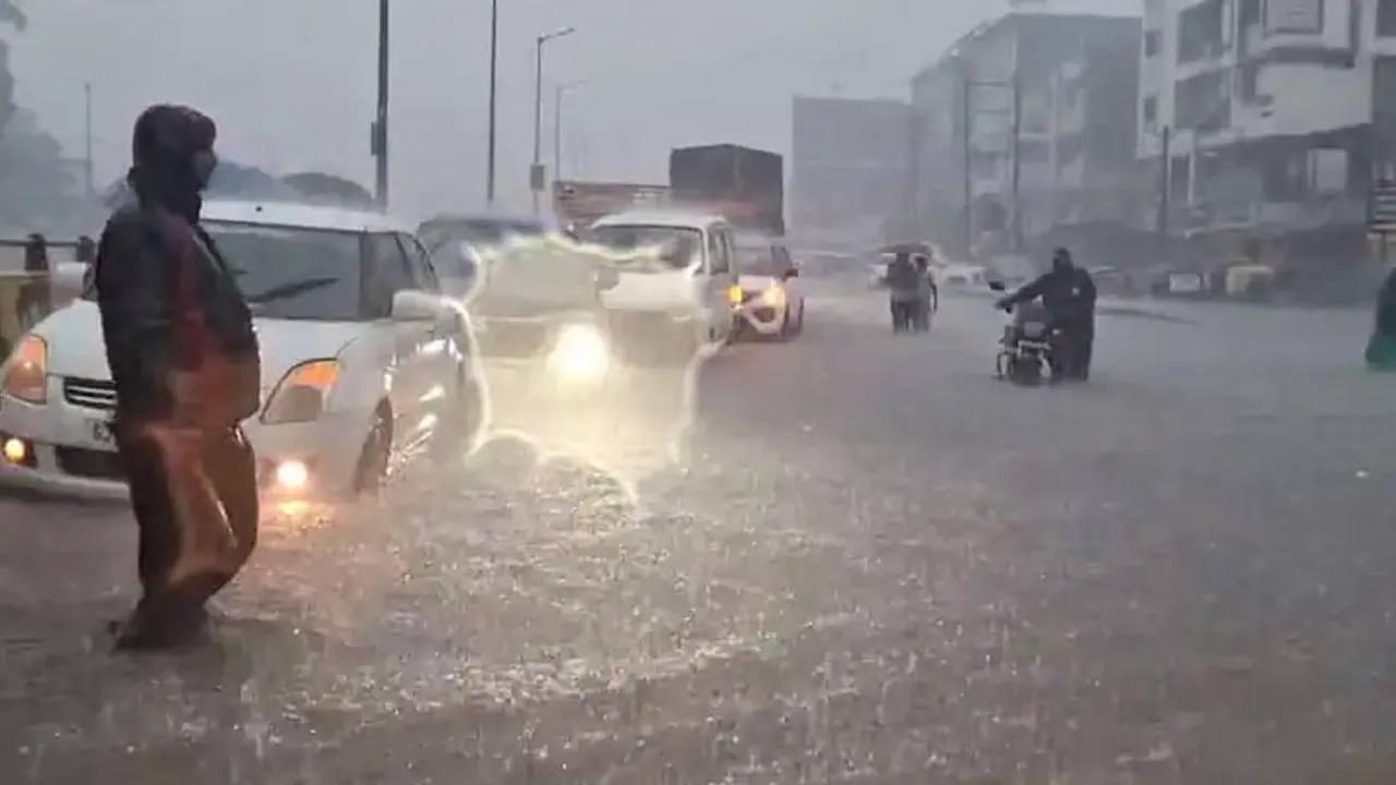 સુરતમાં બારેમેઘ ખાંગા, વરસાદનો વિરામ પણ અનેક જગ્યાએ પાણી હજુ નથી ઉતર્યા, બચાવ કામગીરી માટે કલેક્ટરે 3 હેલિકોપ્ટરની માંગ કરી, પણ...