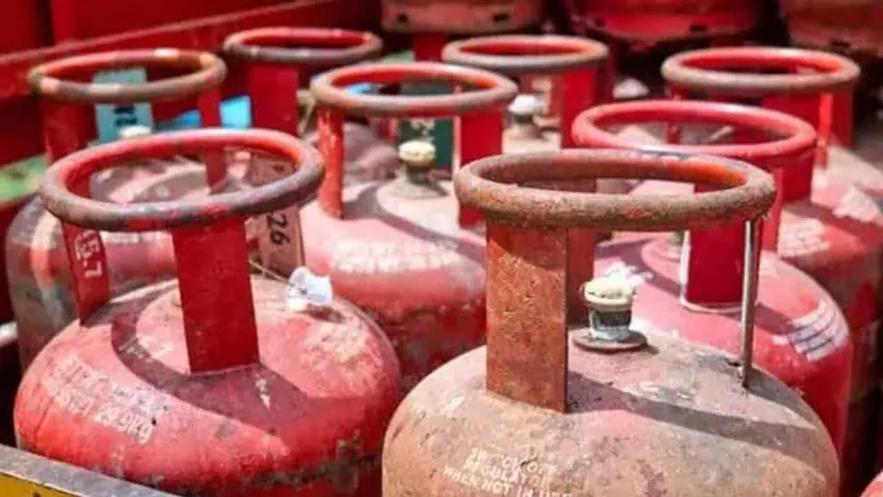 Mumbai-Gas-Cylinder Theft