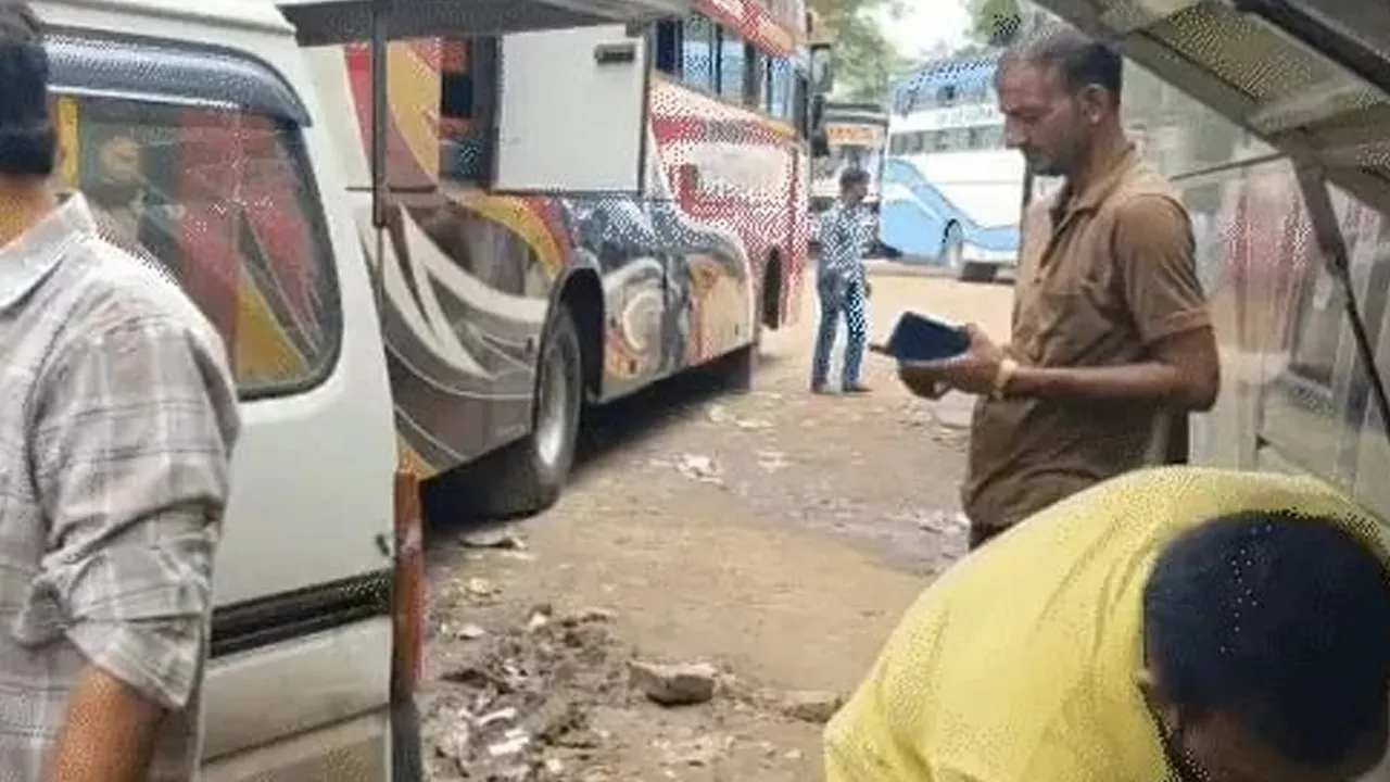 દારૂનું, સોનાનું સ્મગલિંગ તમે સાંભળ્યું હશે, પનીરનું સ્મગલિંગ સાંભળ્યું છે, રાજસ્થાનથી અમદાવાદ આવતું  408 કિલો નકલી પનીર પકડાયું