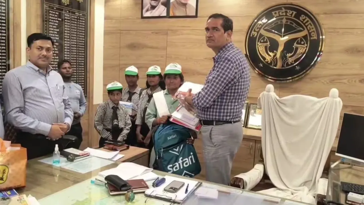 કાવડ યાત્રા લઇને ભગવાન શિવ પાસે માંગી હતી માનતા, પછી DMએ 4 બાળકોની જિંદગી બદલી દીધી