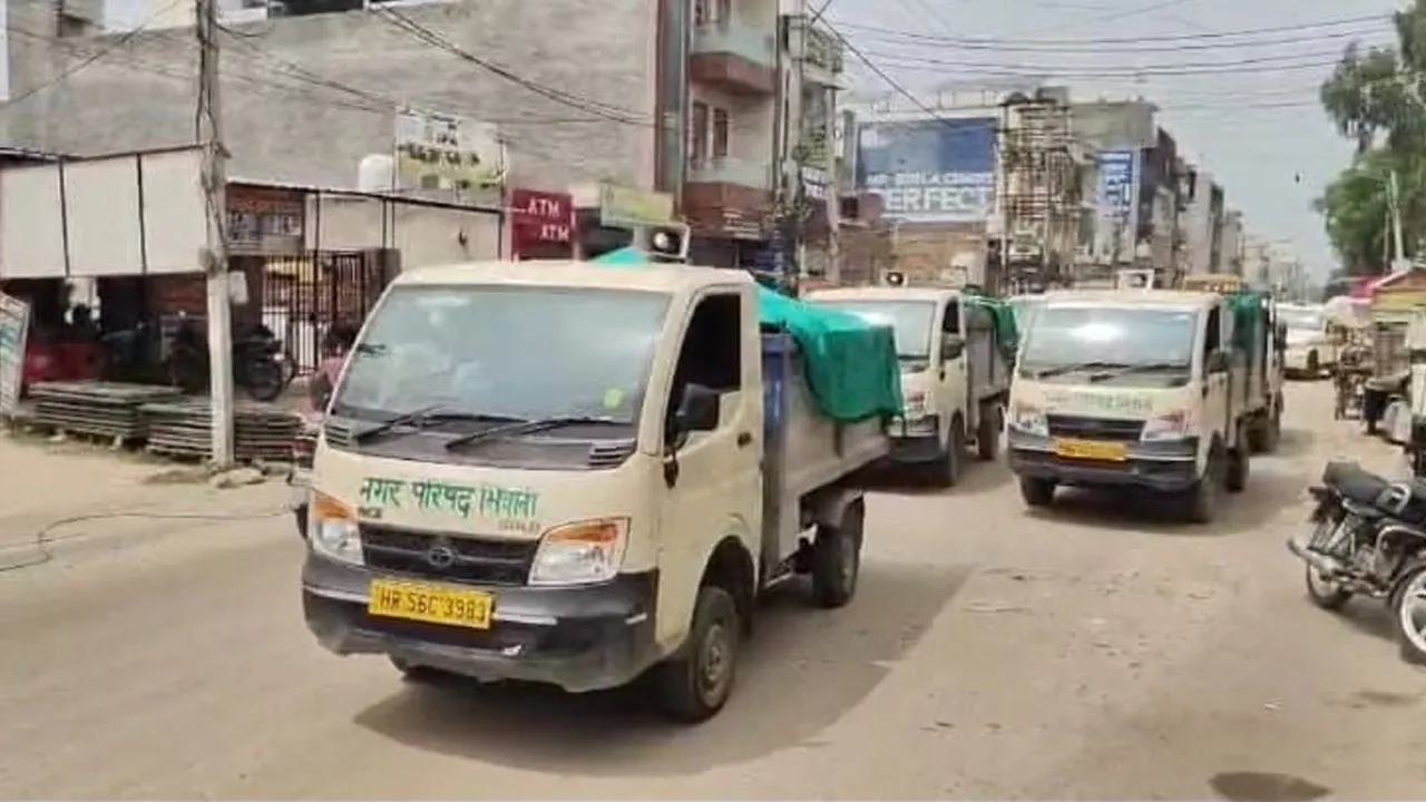 Garbage-Vehicles-Police-Protect1 