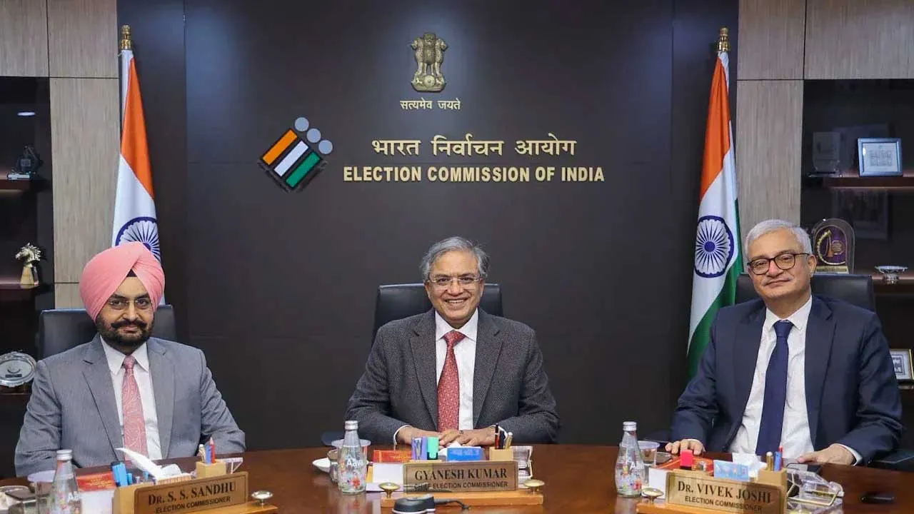 ચૂંટણી પંચે ઘણી સ્પષ્ટતા આપી છતા SIR વિવાદ અટકવાનું નામ નથી લેતો; 5 સવાલ હજુ પણ ઉભા છે