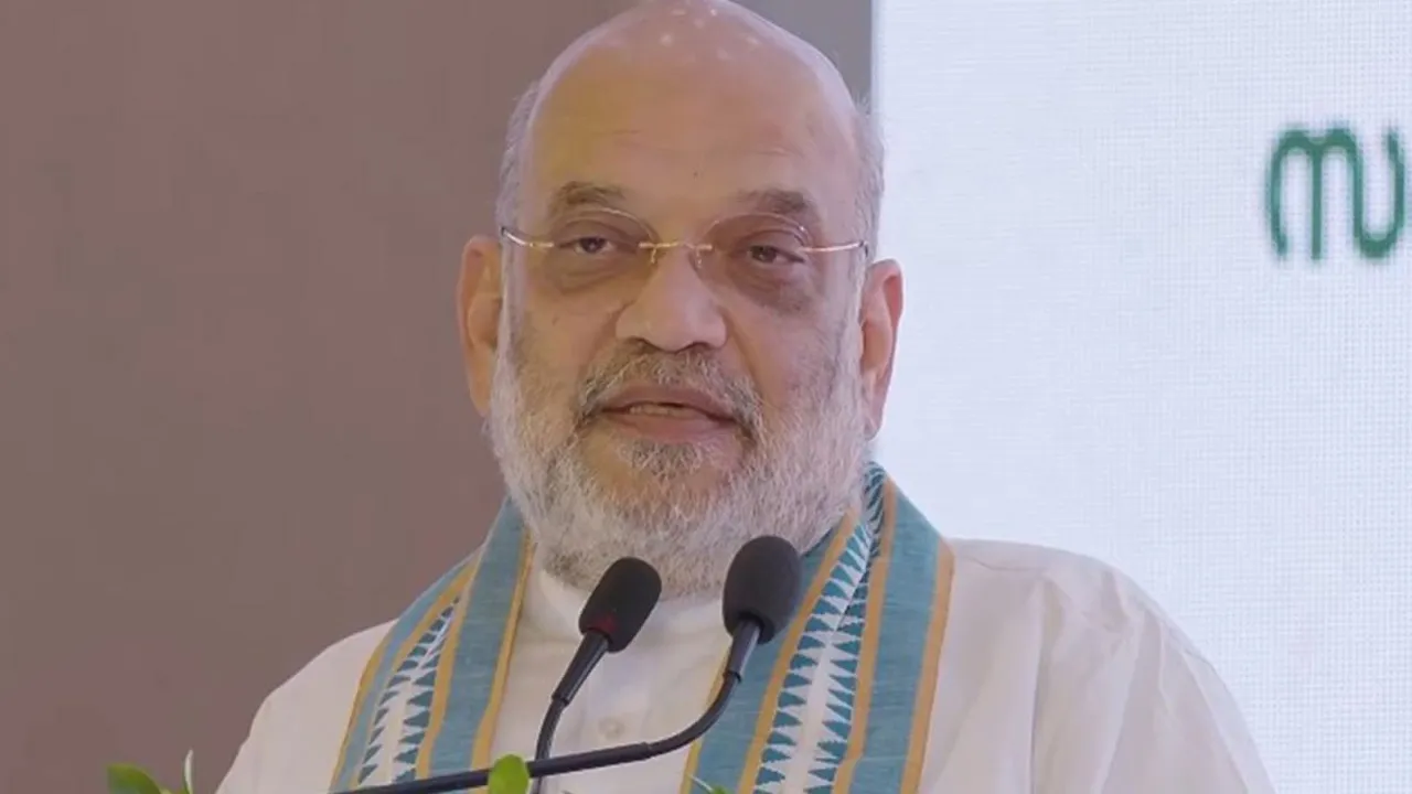 Amit-Shah-Flags-Off-LNG-Train3 