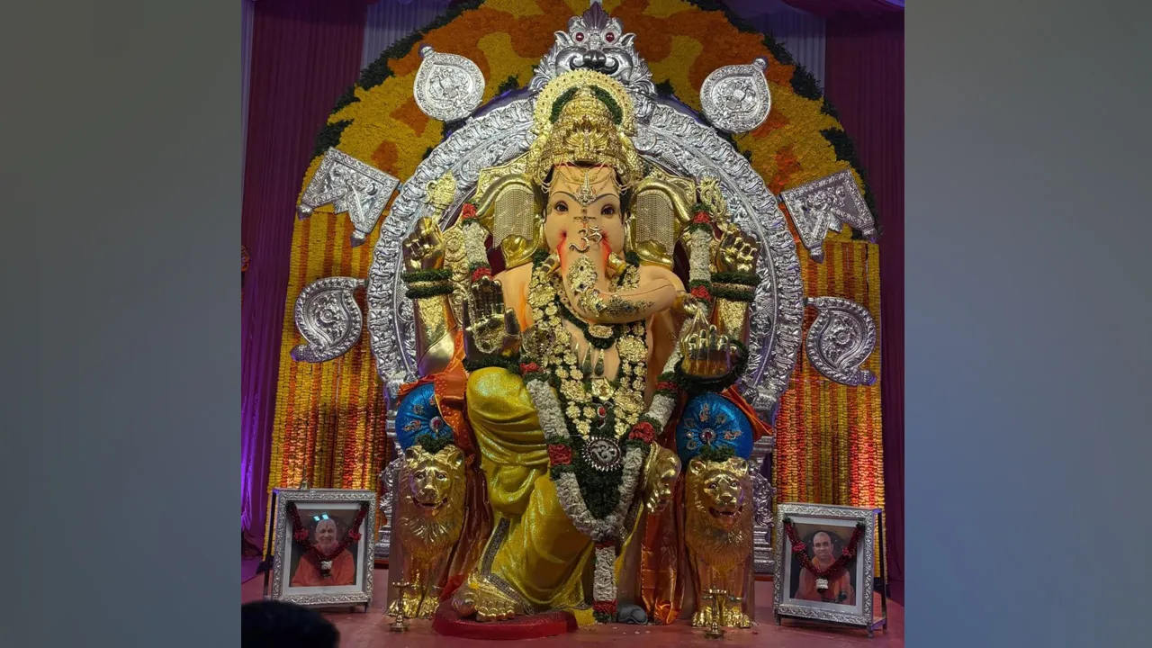 66 કિલો સોનું અને 366 કિલો ચાંદીથી સુશોભિત ગણપતિ બાપ્પા; ₹703 કરોડનો વીમો