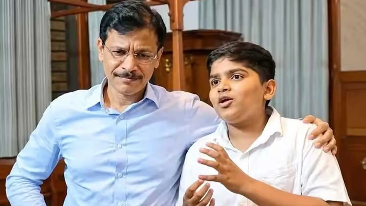 Schoolboy Vada Pav