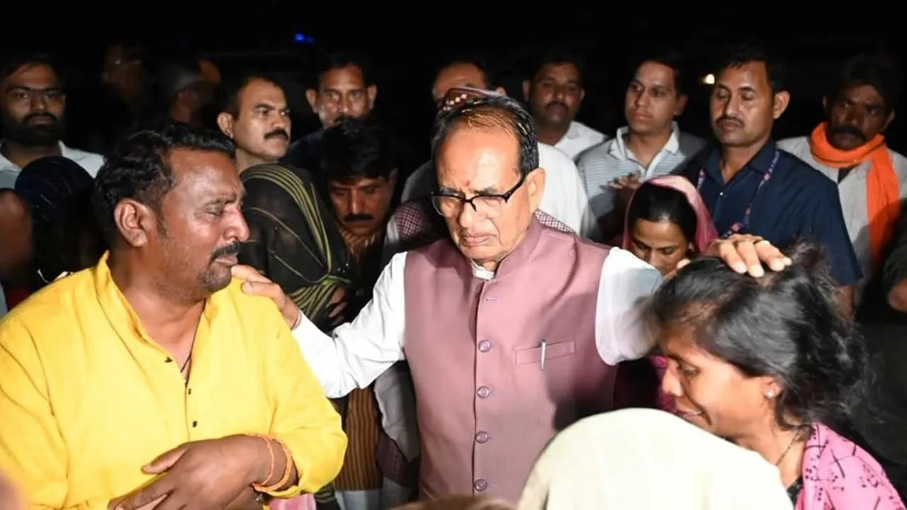 Shivraj Singh Chauhan-Dharna