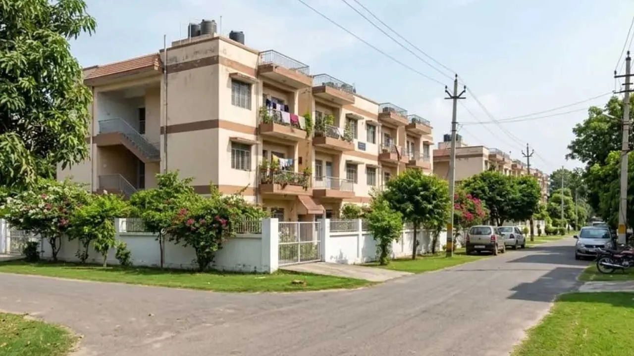 income tax staff quarters