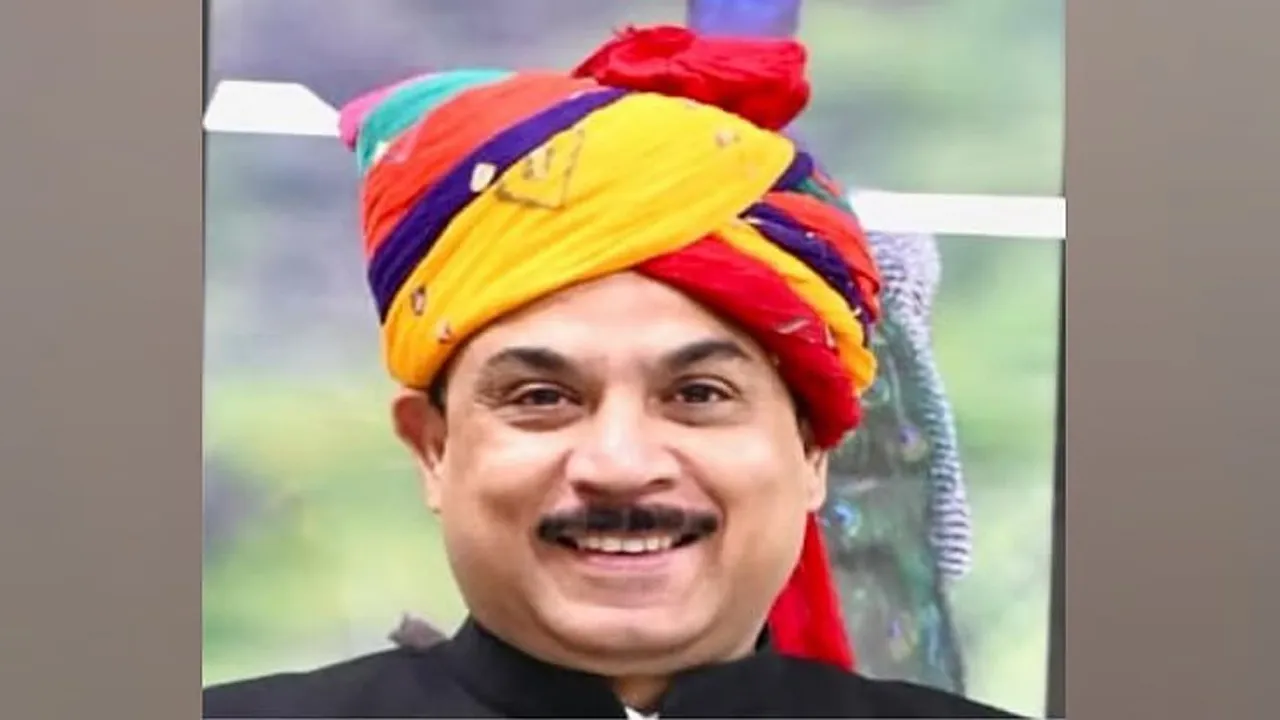 IASએ તેમની IPS પત્ની સાથે ખરીદી લીધા 40 વિલા, પછી તેને ભાડે આપી દીધા; હવે સામે આવી કહાની