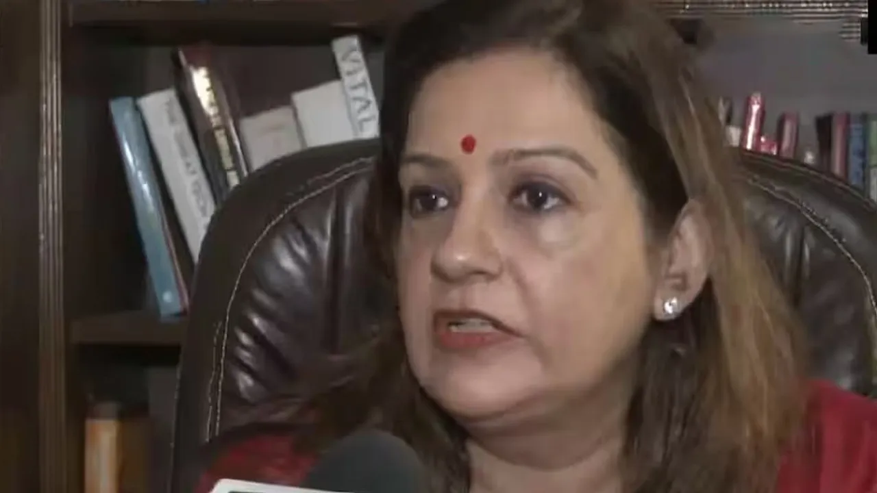 Priyanka-Chaturvedi 