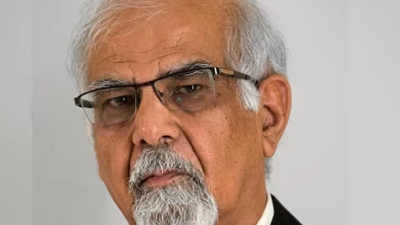 SIR-Surjeet-Bhalla5 