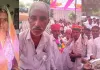 પંચાયત ચૂંટણીમાં મહિલા ઉમેદવાર હારી ગયા, છતા ગ્રામજનોએ ભેગા મળીને 25 લાખ રૂપિયા તેમને આપ્યા