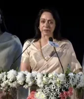 ધર્મેન્દ્રનું આ સપનું અધૂરું રહી ગયું, હેમા માલિની ભીની આંખે પ્રાર્થના સભામાં કર્યો ખુલાસો