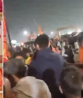 અવિમુક્તેશ્વરાનંદની શિબિર બહાર બબાલ, બળજબરીથી ઘૂસવાનો પ્રયાસ, ‘બુલડોઝર બાબા કી જય’ના નારા લાગ્યા