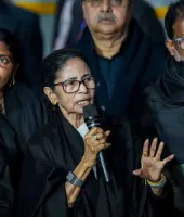 મૃત જાહેર કરી જેમના મતદાર યાદીમાંથી નામ કાપી નખાયા તેમને લઈને દિલ્હી જ્ઞાનેશ કુમાર પાસે પહોંચી ગયા મમતા, કહ્યું- ચૂંટણી પંચ ભાજપનું IT સેલ