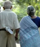 માતા-પિતાના સ્નેહનું ઋણ ચૂકવી શકાય નહીં પરંતુ તેમની સેવા કરી, આદર તથા સાથ આપીને જ થોડું ઘણું ચૂકવી શકાય